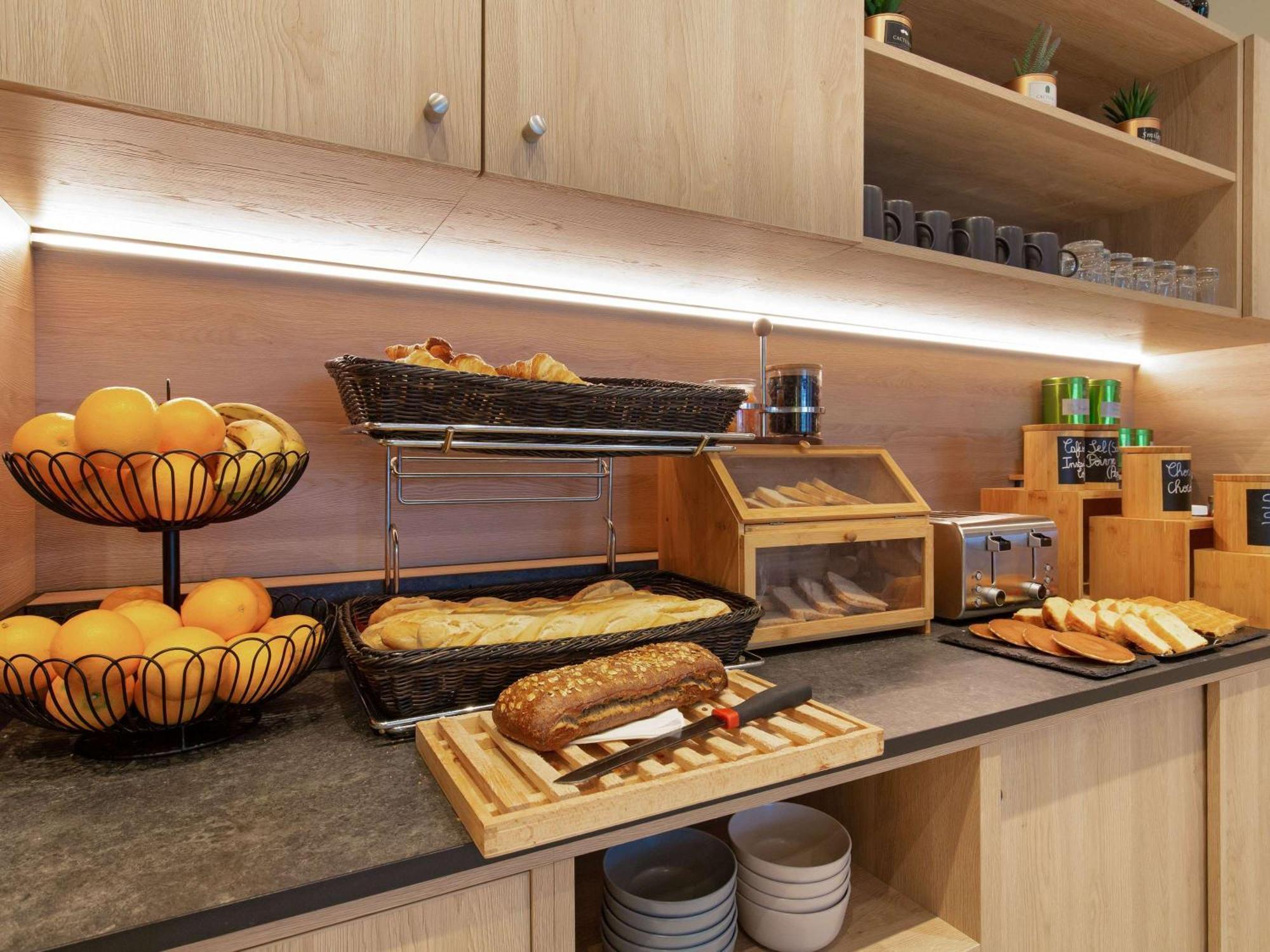 Ibis Styles Cannes Le Cannet Exterior foto